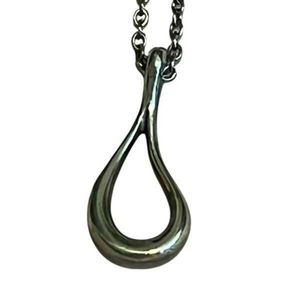 Tiffany & Co. Open Teardrop Elsa Peretti Sterling Silver on 16 in chain - Picture 1 of 8